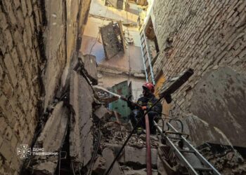 Уже 30 постраждалих у Львові внаслідок російського удару, триває рятувальна операція