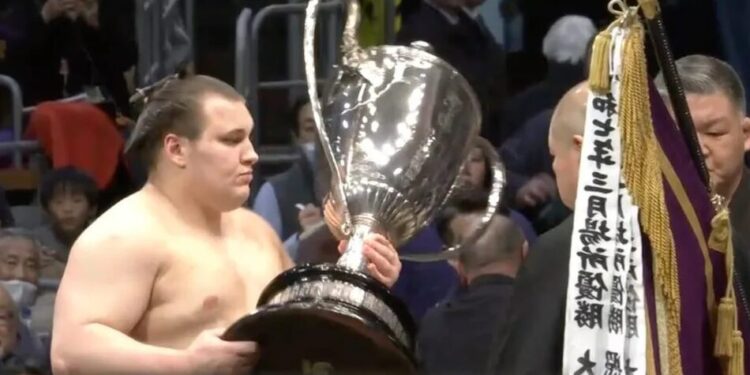 Український сумоїст Явгусишин втретє виграв Кубок імператора в Японії