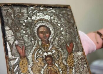 З України до Таїланду хотіли вивезти гаптовану срібними нитками рідкісну ікону 19-го століття