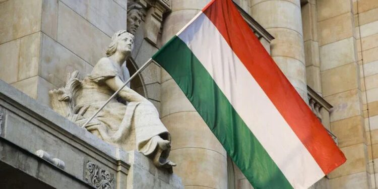 Угорщина шпигувала за інституціями ЄС через дипломатичне представництво у Брюсселі – розслідування