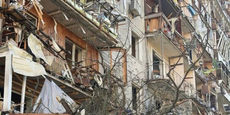 Кількість жертв атаки рф у Києві зросла до 18 – прокуратура