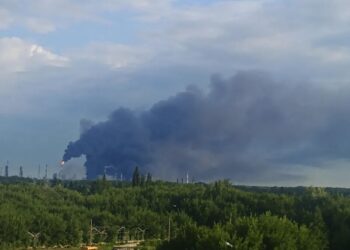"Далекобійні санкції" працюють: Зеленський подякував українським військовим за удари по НПЗ та "тіньовому флоту" рф