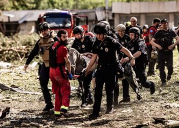 Ворог ударив КАБом по Харкову, на цивільному підприємстві постраждали 8 людей