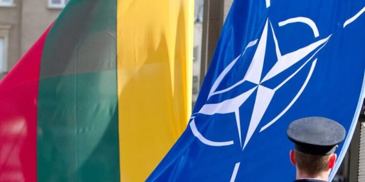 НАТО готове посилити військову присутність у Литві у разі російських провокацій – радник президента країни