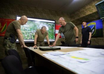 Сирський відвідав Костянтинівський напрямок: повідомив про контрдиверсійні заходи в Костянтинівці, де окупанти накопичили до 145 осіб