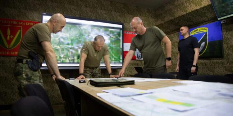 Сирський відвідав Костянтинівський напрямок: повідомив про контрдиверсійні заходи в Костянтинівці, де окупанти накопичили до 145 осіб