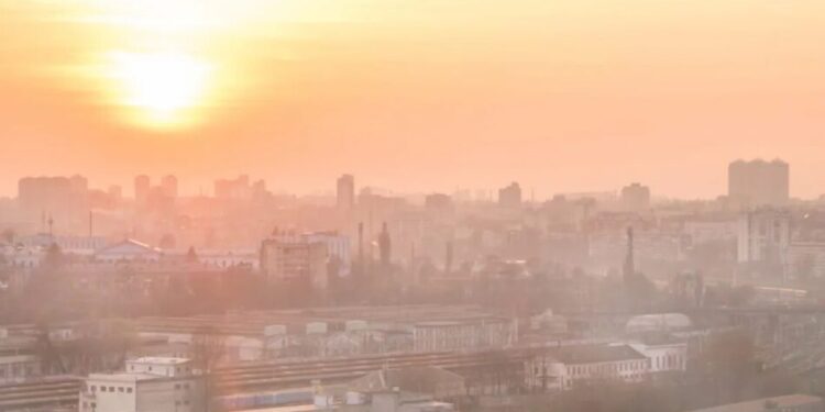 Укргідрометцентр прогнозує покращення якості повітря в Києві після дощів