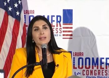 "Немає кращого способу сформувати поінформовану точку зору": в ОП прокоментували візит до України блогерки Лори Лумер