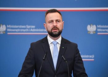 "Для вас росія перестала бути ворогом" – у Міноборони Польщі відповили опозиції після порушення повітряного простору