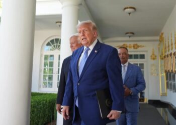 Трамп починає розслідування через багатомільярдні штрафи ЄС для Google та Apple