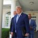 Трамп починає розслідування через багатомільярдні штрафи ЄС для Google та Apple