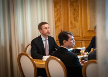 Корецький обговорив з ЄБРР фінансування енергетики, транспорту та інфраструктури