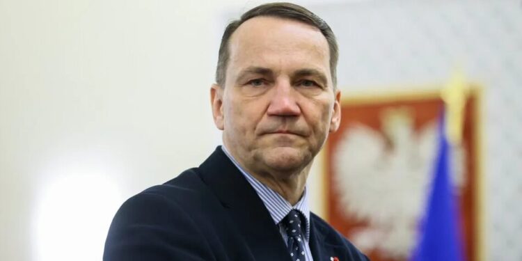 Сікорський заявив, що росія готує нові провокації проти Польщі