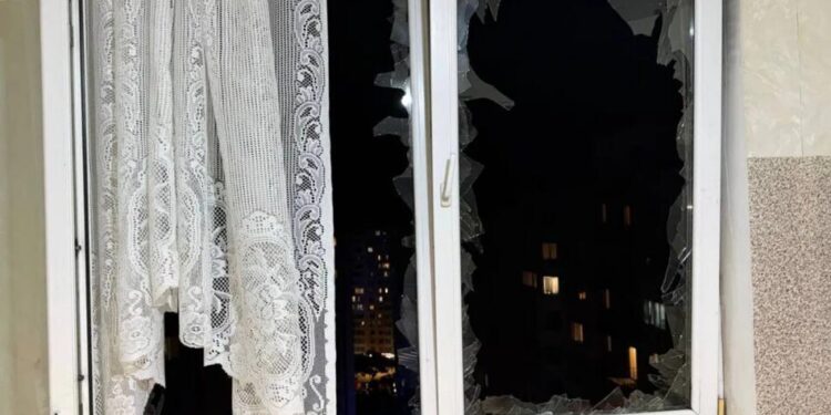росія атакувала Одещину дронами, є влучання в багатоповерхівку та будівельний супермаркет