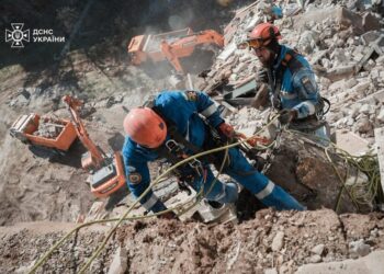 Уже 17 загиблих через атаку рф на Київ
