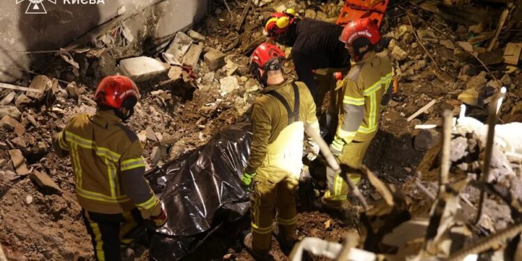 Кількість загиблих у Києві внаслідок вчорашньої атаки рф зросла до 18
