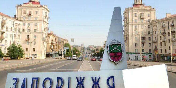 Окупанти завдали удару по житловому кварталу в Запоріжжі – ОВА