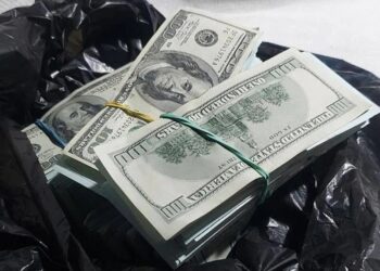 Експосадовця ЗСУ викрили на хабарі у 2,2 млн доларів від забудовника