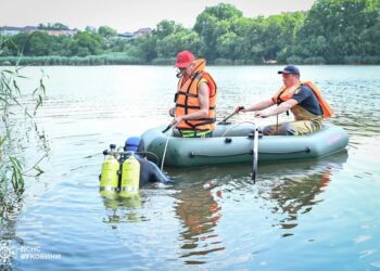 Смертність на воді в Україні у червні зросла на 60%: потонуло 144 людини