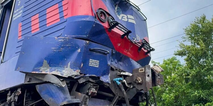 ДТП із поїздом та автобусом біля Рівного: кількість постраждалих зросла до 11, розпочато розслідування