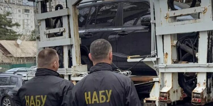 Група ділків з посадовцями Нацгвардії отримала підозри за схему на 150 млн грн, арештовано елітні авто і нерухомість – САП