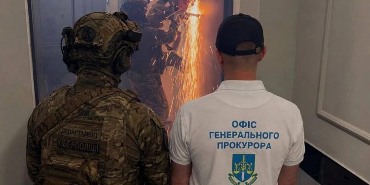 В Україні викрили мережу псевдоінвестиційних центрів, яка ошукала близько 800 людей на понад 40 млн грн