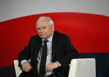 Колишній прем'єр Польщі: Україна не вступить до ЄС, якщо не відмовиться від вшанування Бандери та УПА