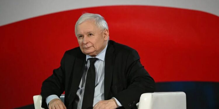 Колишній прем'єр Польщі: Україна не вступить до ЄС, якщо не відмовиться від вшанування Бандери та УПА