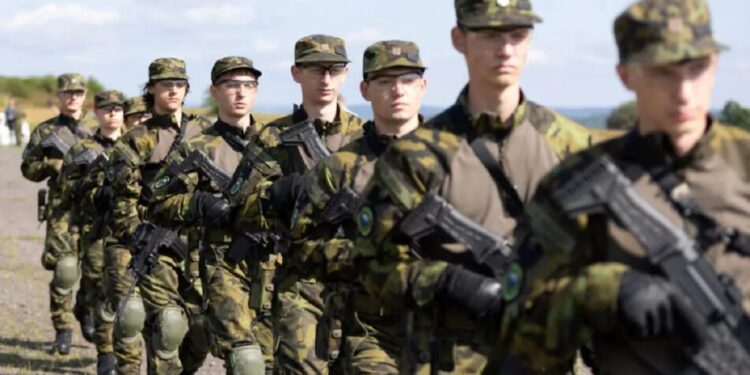 Європейці хочуть незалежності від США, але не вірять у власні збройні сили – опитування