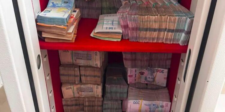 В Україні викрили шахрайську мережу криптообмінників, під час обшуків виявили валюту на понад 20 млн грн – Генпрокурор