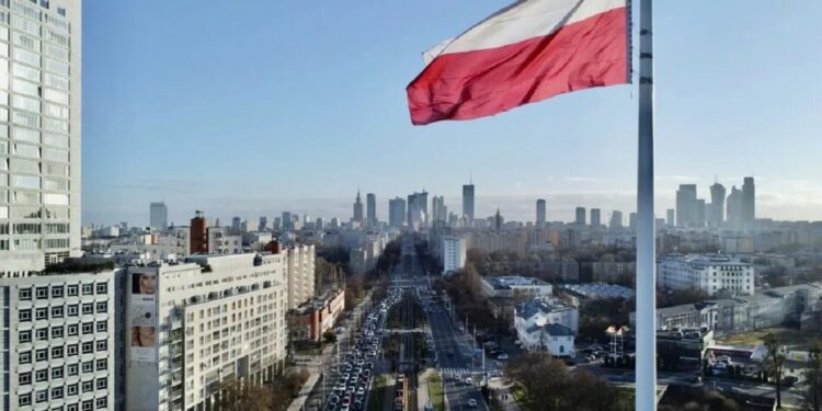 Майже половина поляків підтримують позицію президента Навроцького у конфлікті з Україною – опитування
