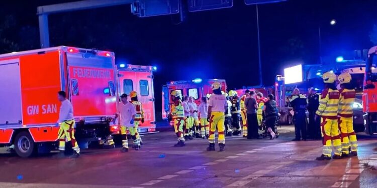 У Берліні під час прайду автомобіль в'їхав у натовп: є загибла