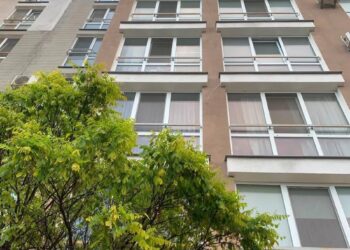 Під Києвом діти скинули пакет з водою на візок з немовлям, батьків покарали