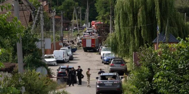За тиждень рф атакувала Україну майже 1700 дронами, понад 1630 авіабомбами та 95 ракетами – Зеленський