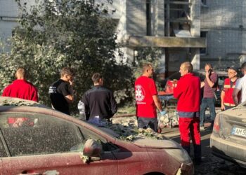 Ракетна атака рф на Львів: близько 20 постраждалих, людей деблокують з-під завалів