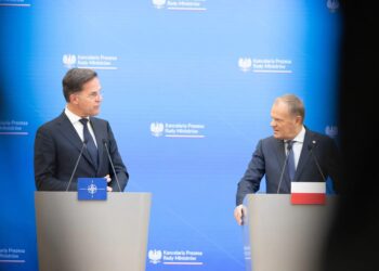 Генсек НАТО Рютте обговорив з Туском заліт російської ракети до Польщі та підтвердив підтримку України