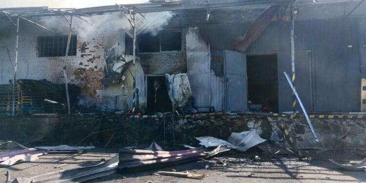 рф атакувала відділення "Нової пошти" на Вінниччині, п'ятеро поранених