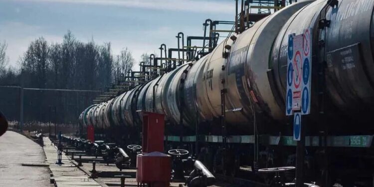 росія продовжила заборону експорту бензину до кінця січня 2027 року