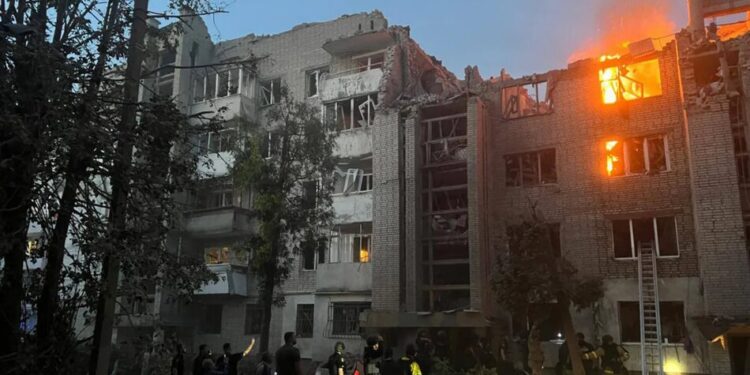 У Львові п'ятеро госпіталізованих після ракетної атаки, змінено рух громадського транспорту