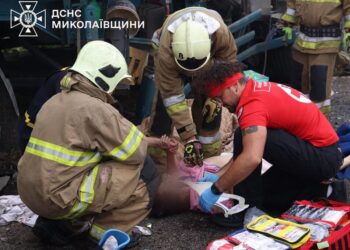 Зеленський: трагічна ДТП на трасі з Одеси до Миколаєва забрала життя вже 12 людей