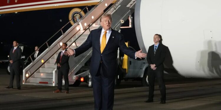 Трамп: Іран просив про угоду після ударів США, але я не знаю, чи вони гідні