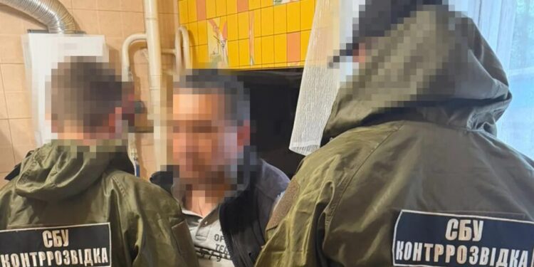 Коригував обстріли Слов'янська – СБУ затримала подвійного агента фсб та гру