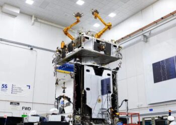 Space X запустила ракету Falcon 9 з аппаратом для технічного обслуговування супутників