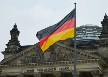рф розповсюджує фейк про небажання українців працювати в Німеччині – як все насправді