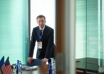 Корецький представив фракції "Слуга народу" бачення роботи уряду, його досвід вважають корисним – Арахамія