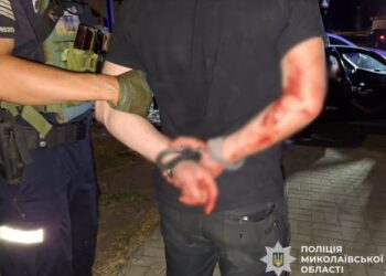 У Миколаєві внаслідок стрілянини в автомобілі загинули двоє іноземців, ще одного чоловіка затримали