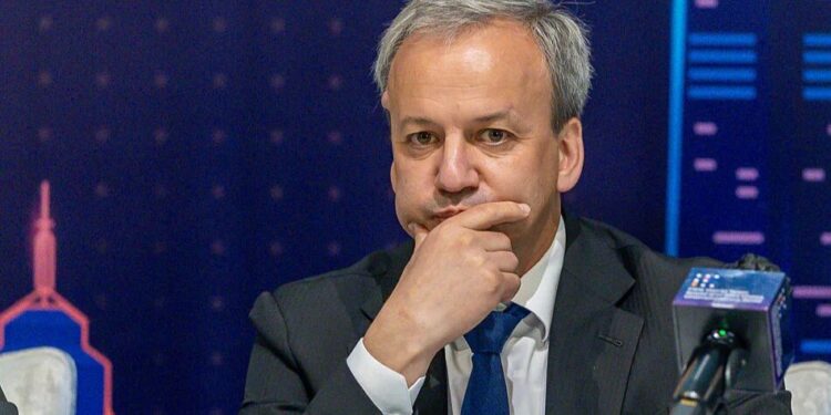 росіянин дворкович залишив посаду президента FIDE через санкції ЄС