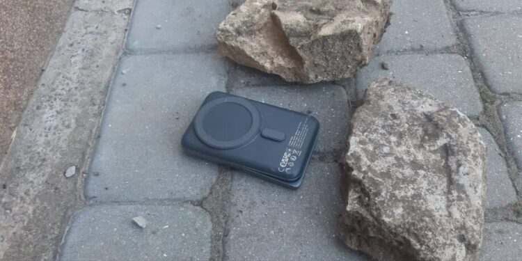 Ворог почав маскувати вибухівку під повербанки, смертоносний предмет виявили у Херсоні – МВА