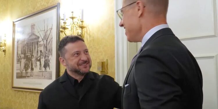 Ракети для "петріотів" потрібні кожного дня – Зеленський провів у США зустріч із президентом Фінляндії