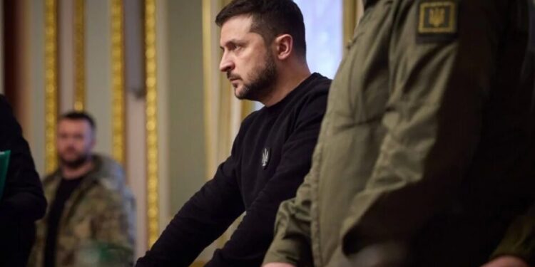 Зеленський попередив про високу вірогідність масованого удару рф цієї ночі